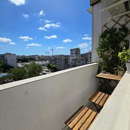 Cozy Apartment With Balcony On The Black Sea- Part Of The Family 'Vicki Apart Varna ภายนอก รูปภาพ