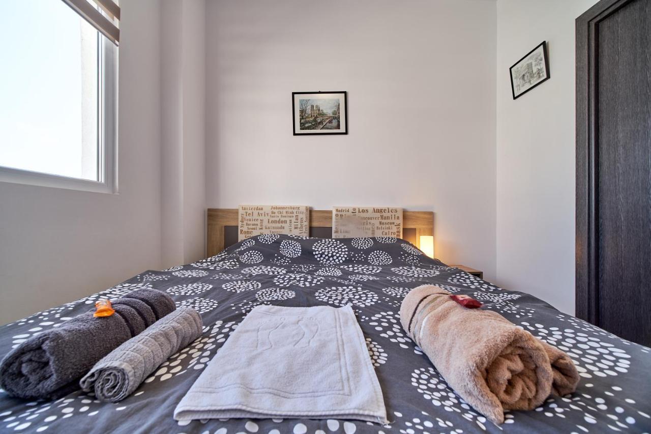Cozy Apartment With Balcony On The Black Sea- Part Of The Family 'Vicki Apart Varna ภายนอก รูปภาพ