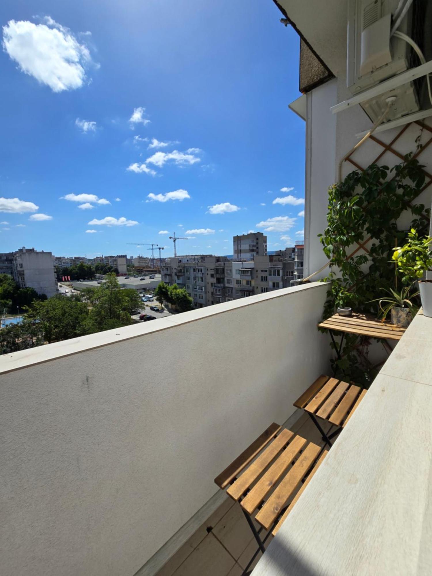 Cozy Apartment With Balcony On The Black Sea- Part Of The Family 'Vicki Apart Varna ภายนอก รูปภาพ